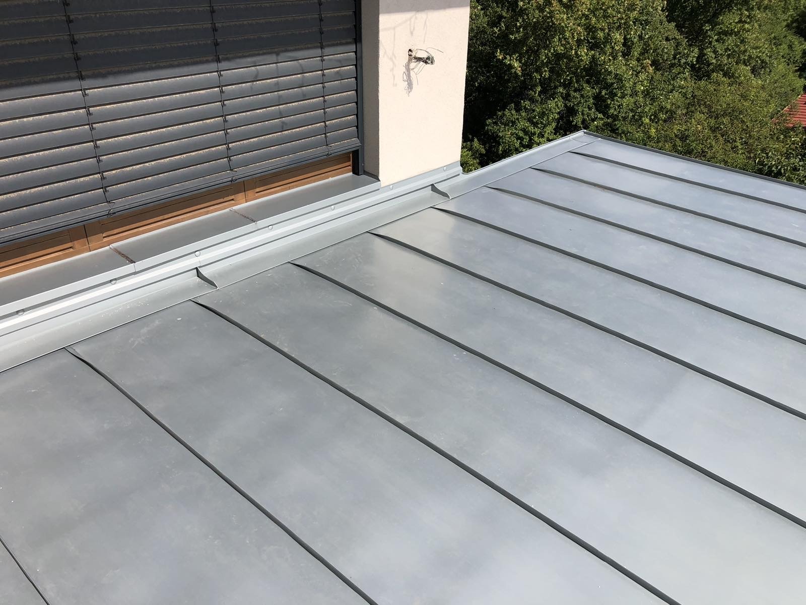 Állókorcolt lemezfedés Rheinzink Budaörs