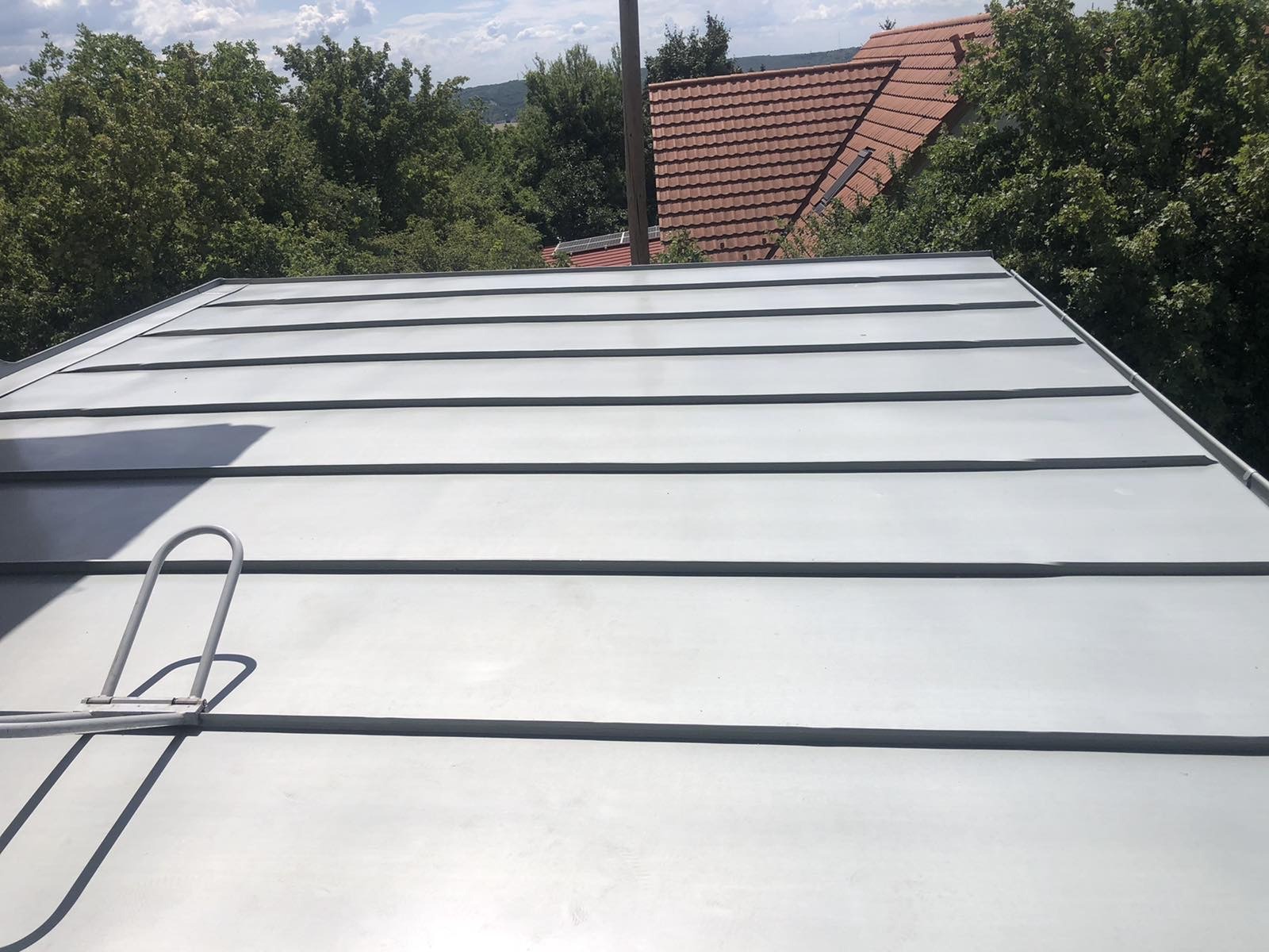 Állókorcolt lemezfedés Rheinzink Budaörs