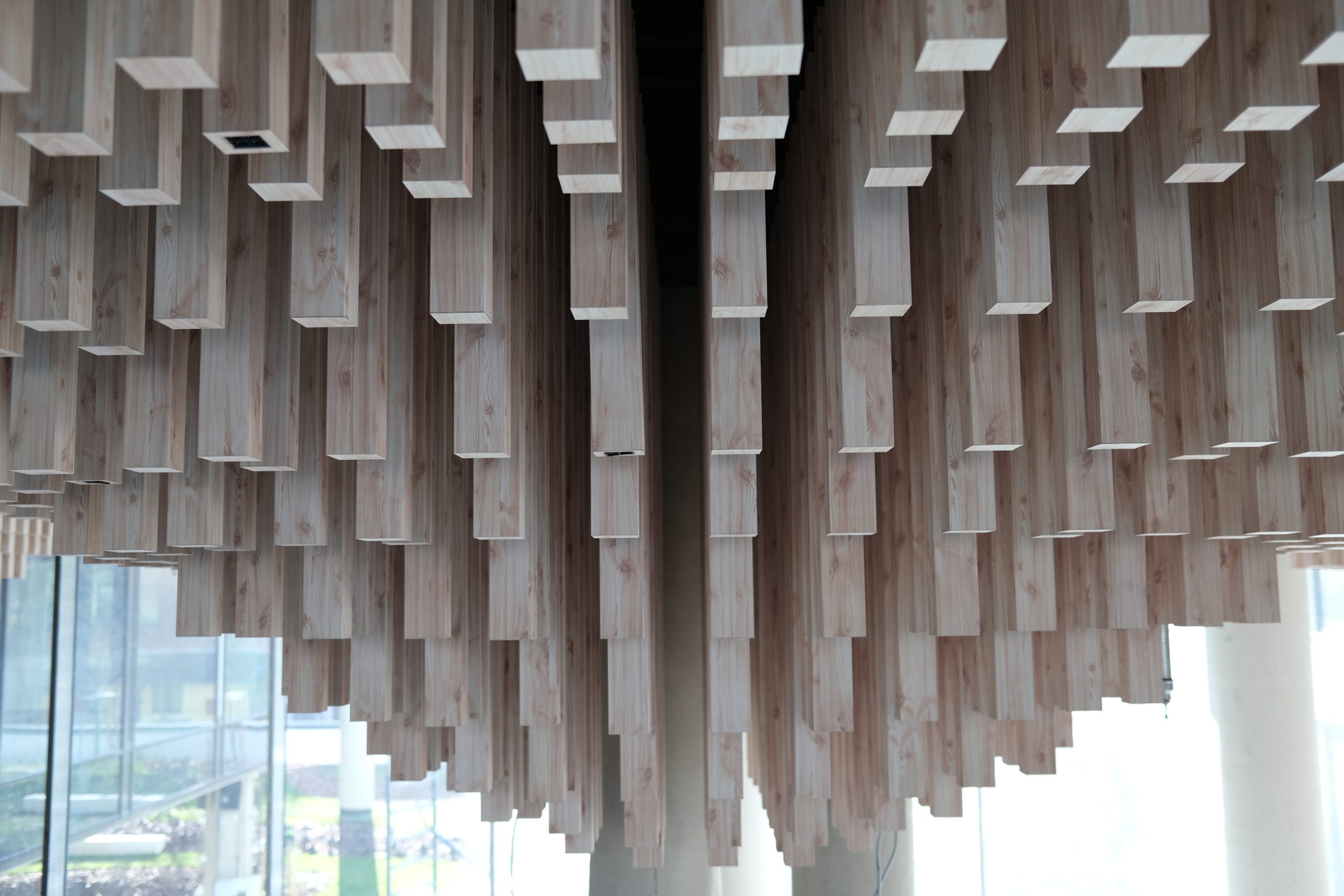 C7 Irodaház Lobby mennyezete